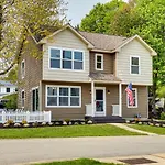 Cottage In Edinboro Walk To Pat Crawford Beach!