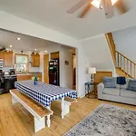 Cottage In Edinboro Walk To Pat Crawford Beach!