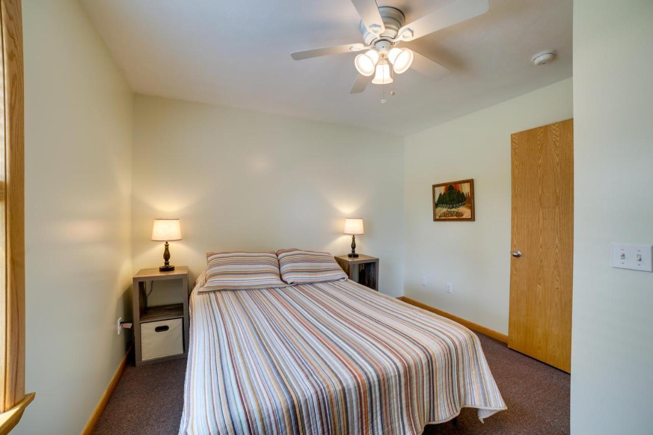 Holiday home In Walk To Pat Crawford Beach! *